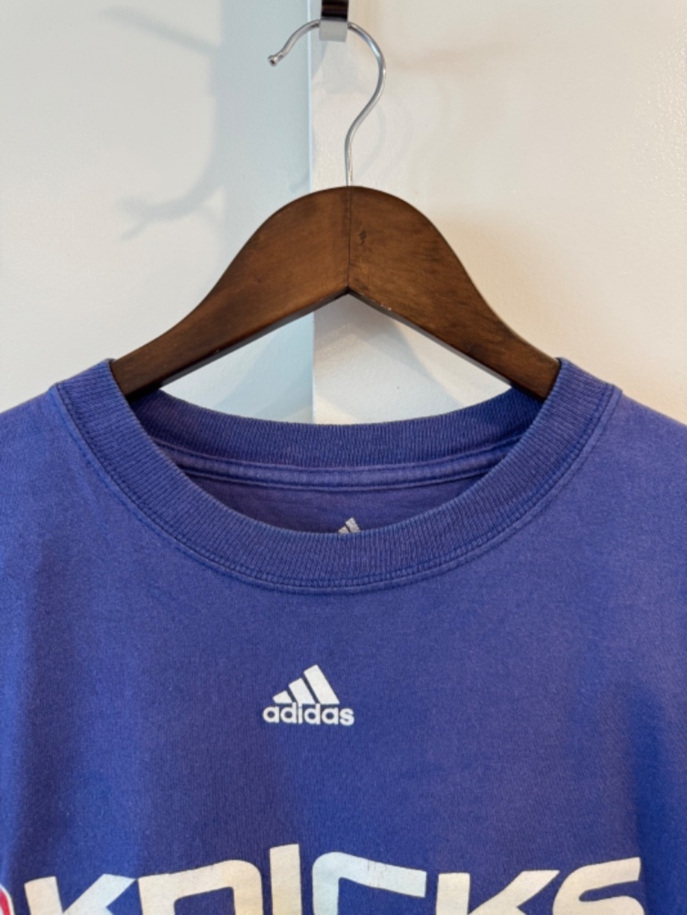 Adidas New York Knicks NBA NYC Basketball Carmelo Era T-Shirt - Picture 3 of 6